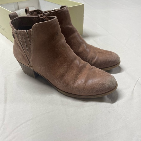 Kim Rogers Shoes - Kim Rogers Tan Ankle Booties